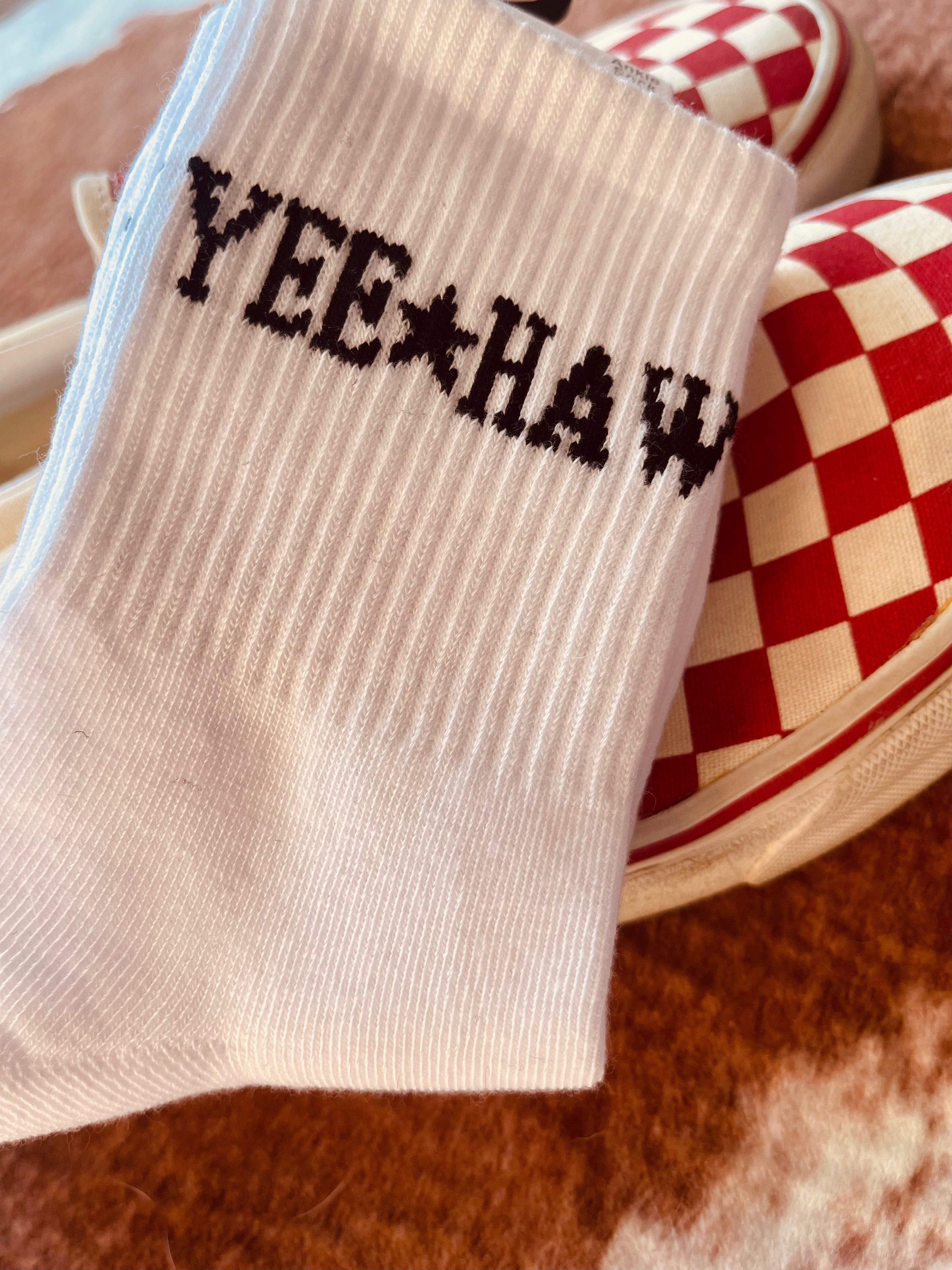 YEE⭐️YAW white crew socks