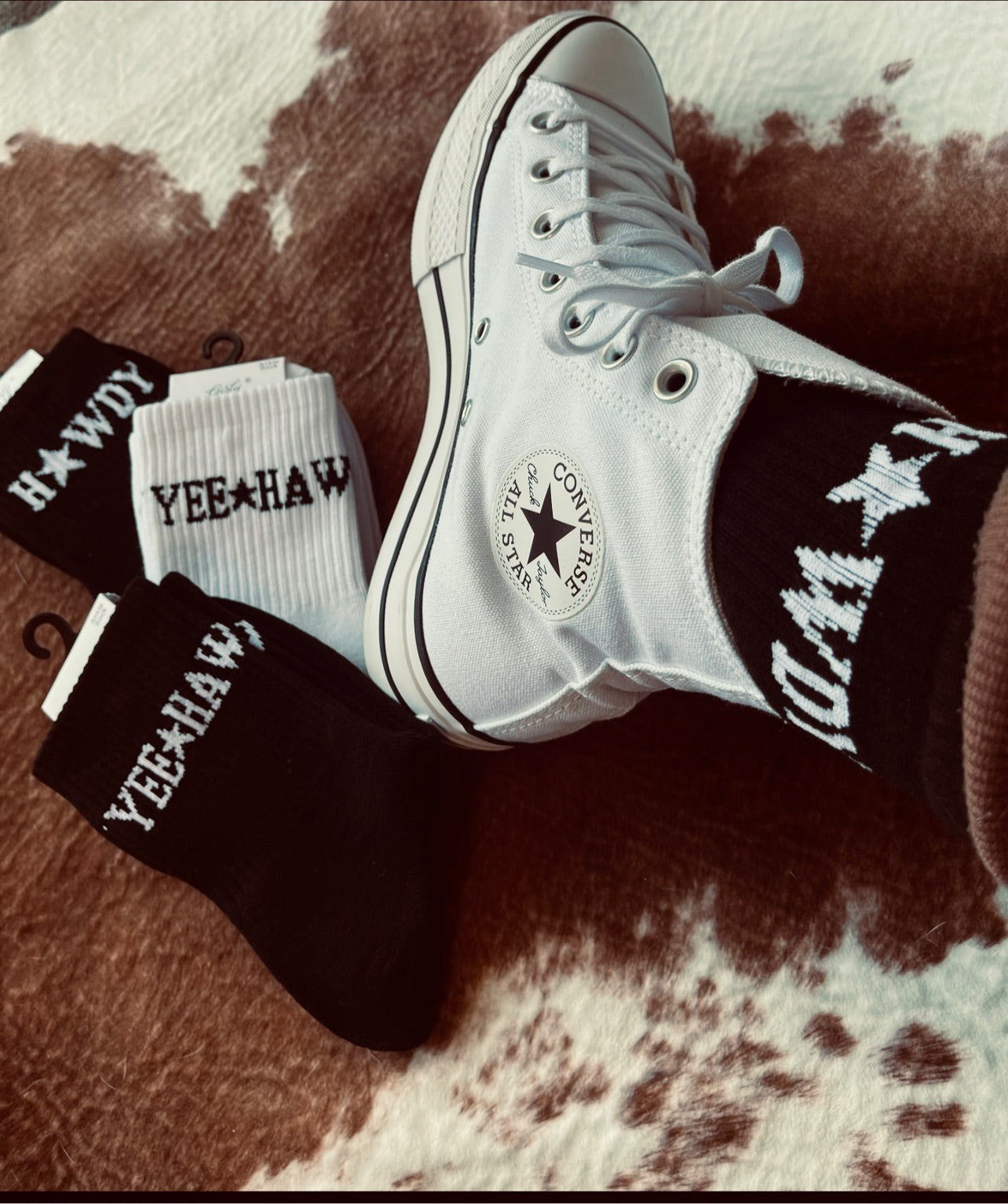 YEE⭐️YAW white crew socks